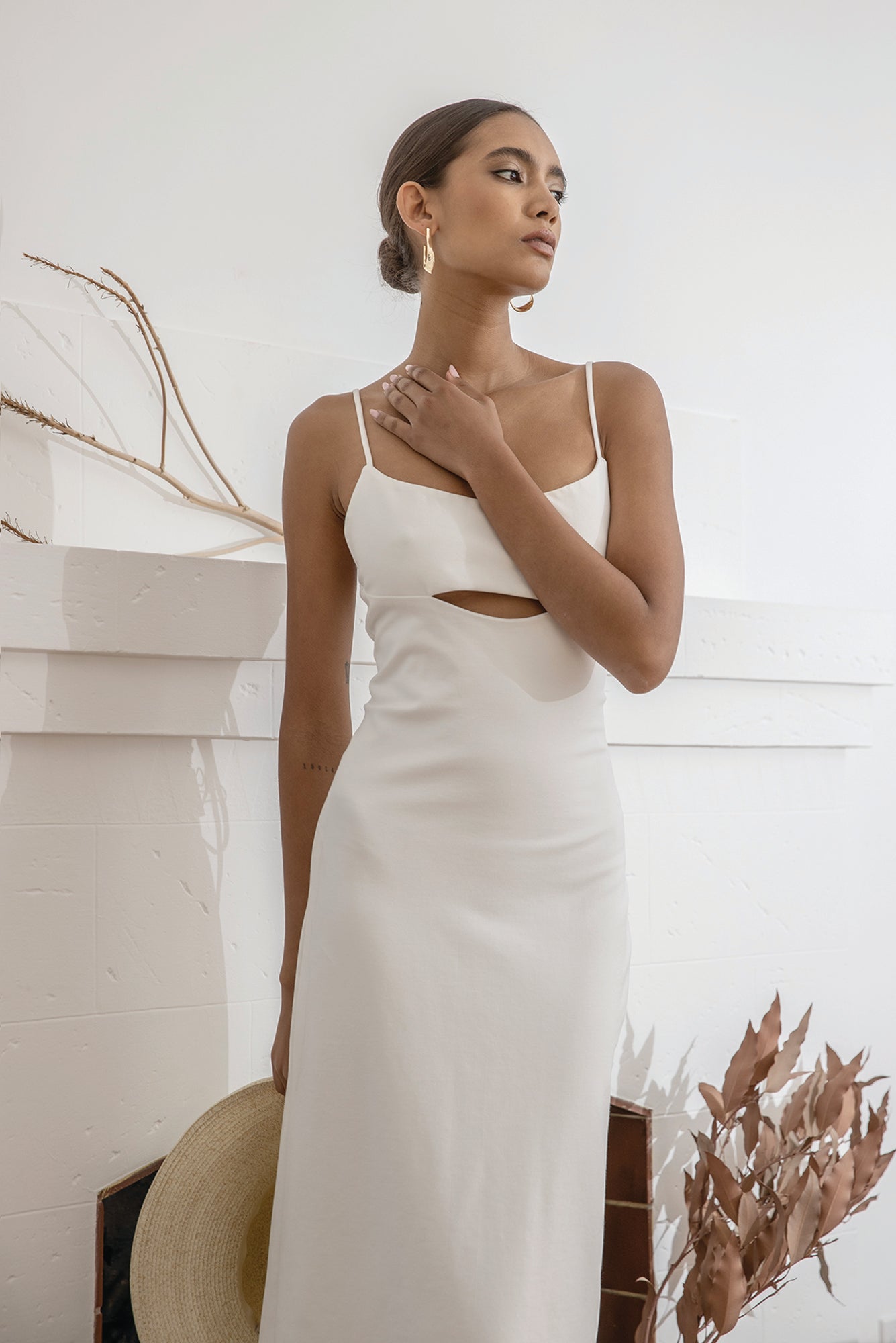FLOR CUT OUT MIDI DRESS Line & Dot FLOR CUT OUT MIDI DRESS Line & Dot