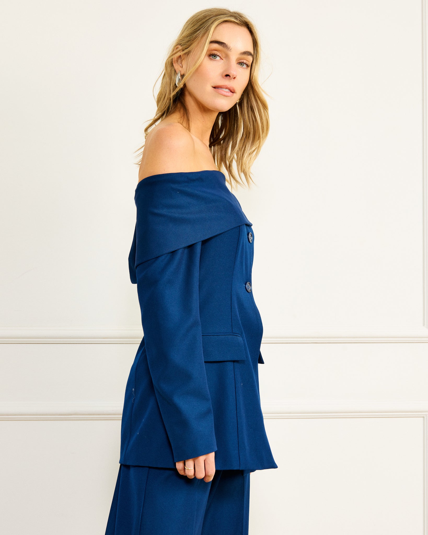 DERRICK OFF THE SHOULDER TOP