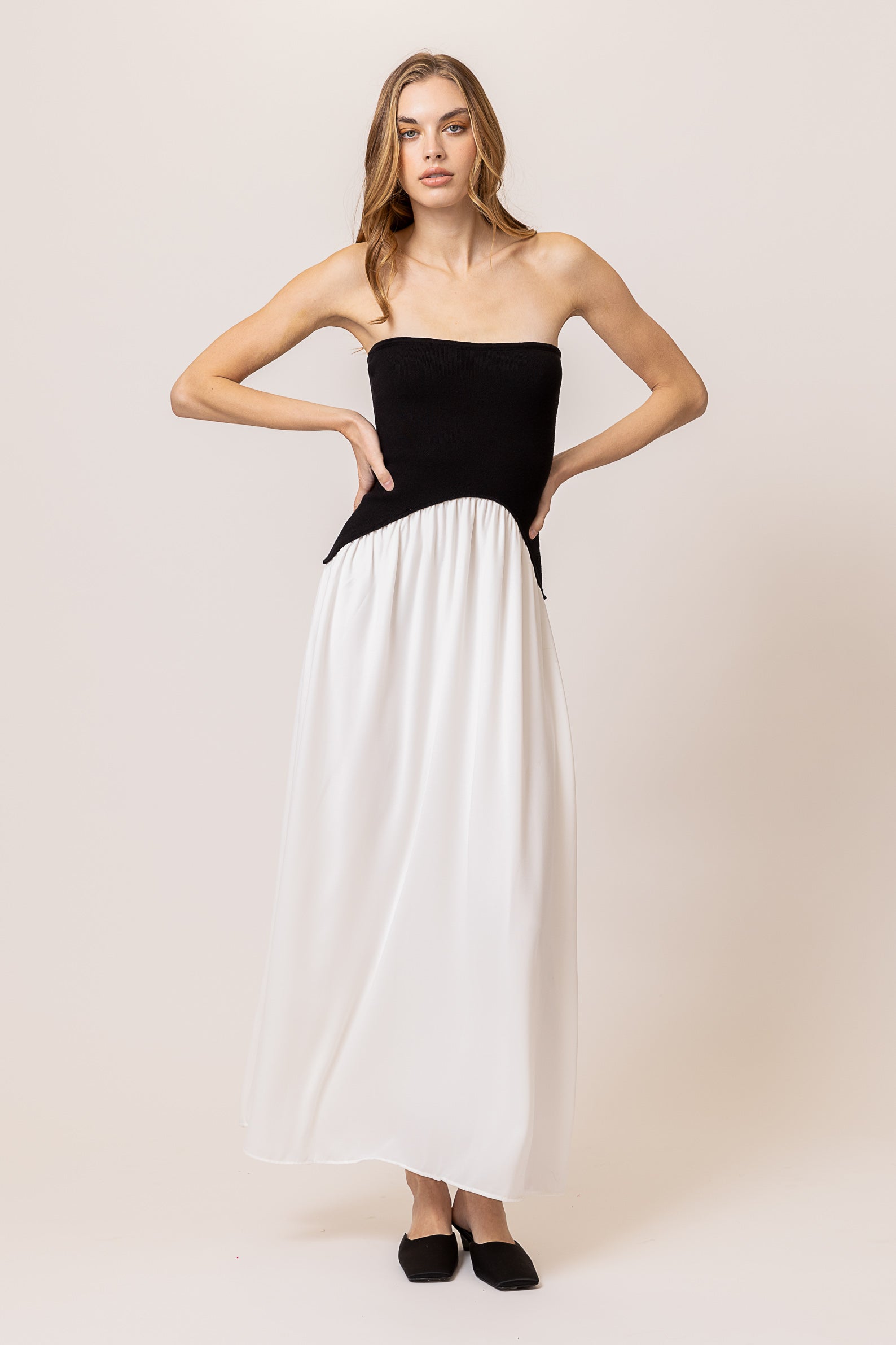 mixed media dress LNA Rhett Maxi and comes fully lined. elan Mixed Media Maxi Dress