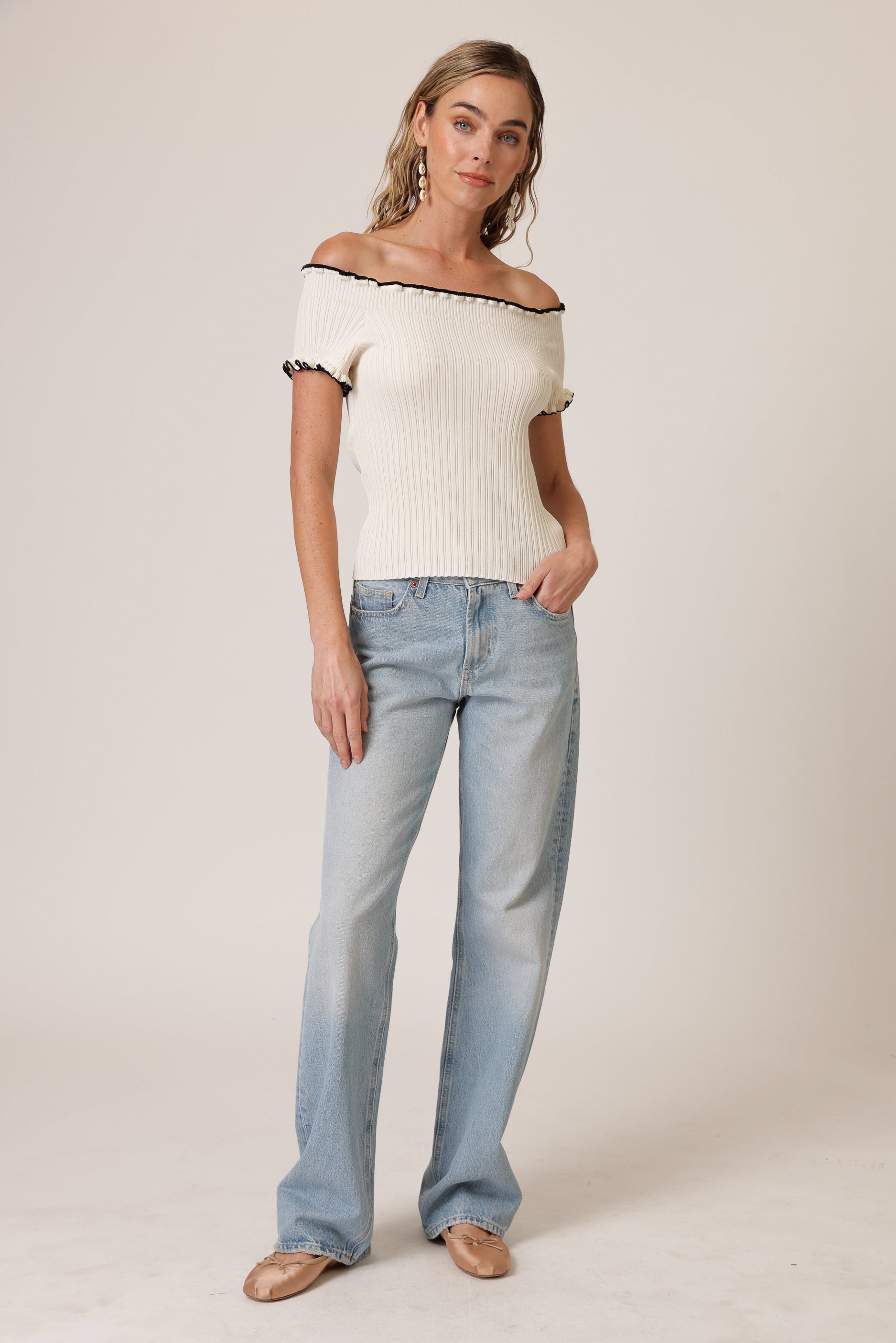Reonny off the shoulder sweater – Line & Dot