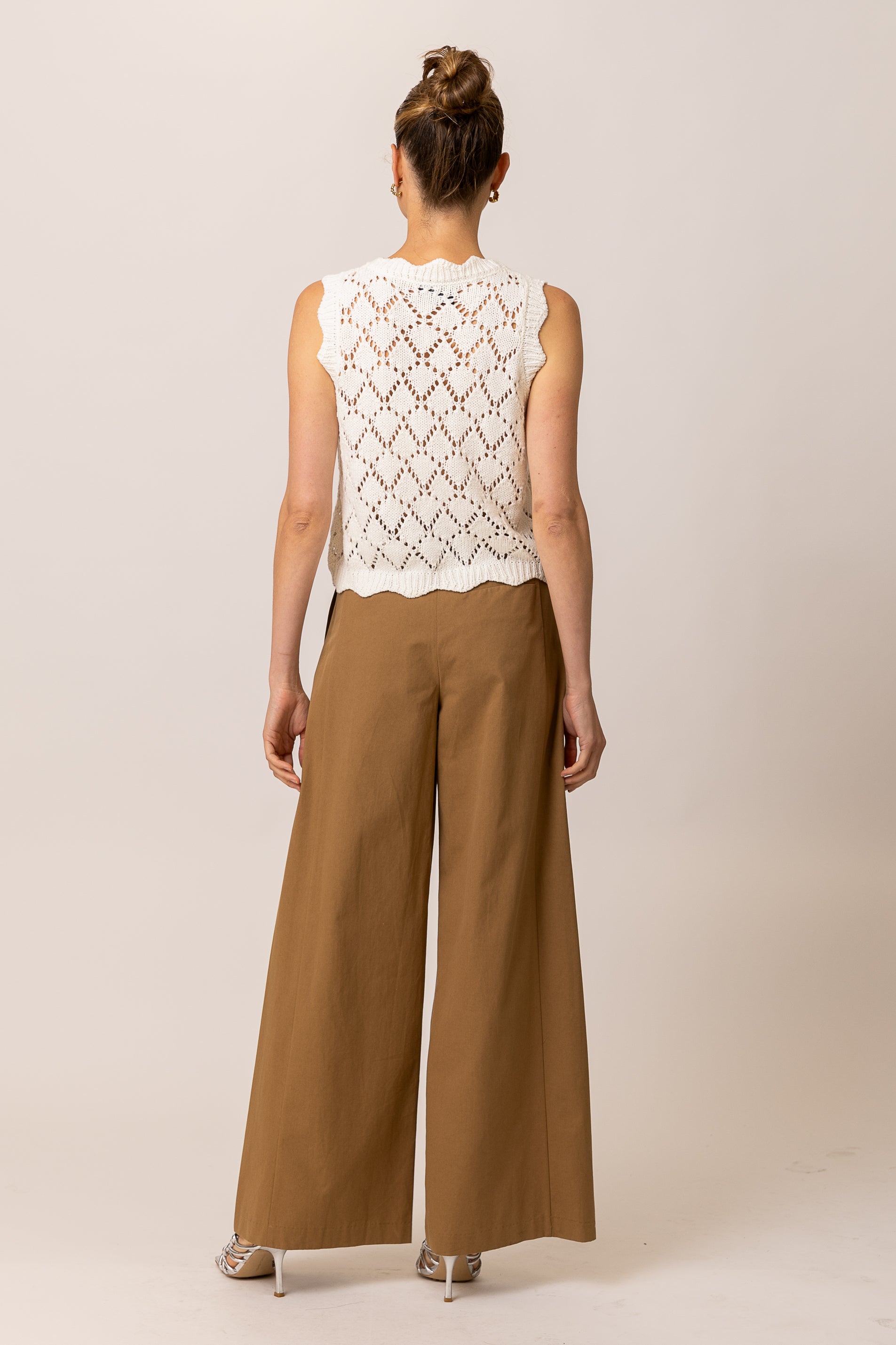 Aleza tied sweater vest – Line & Dot