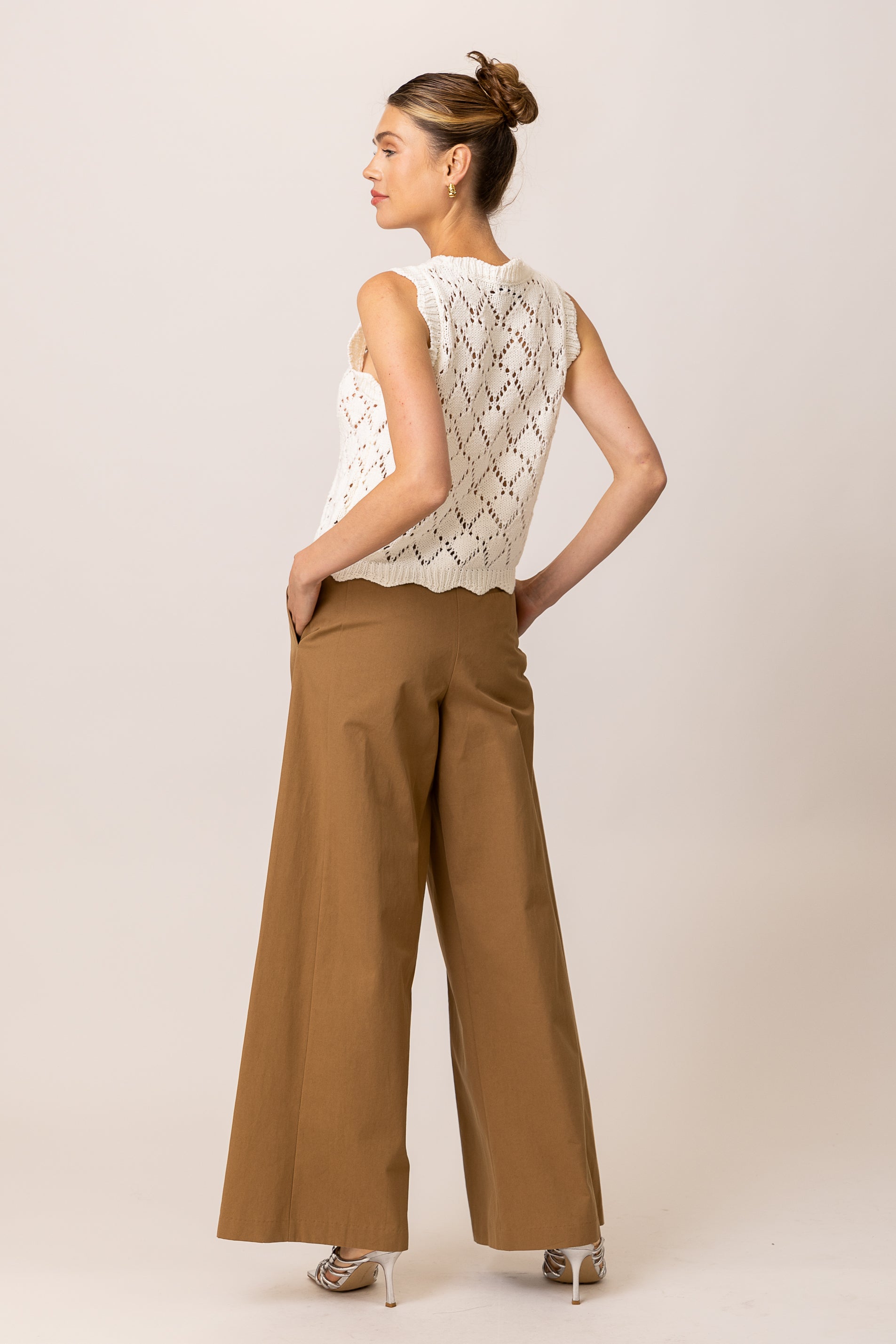 Aleza tied sweater vest – Line & Dot