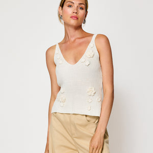 LARA ROSETTE DETAILED SLEEVELESS TOP