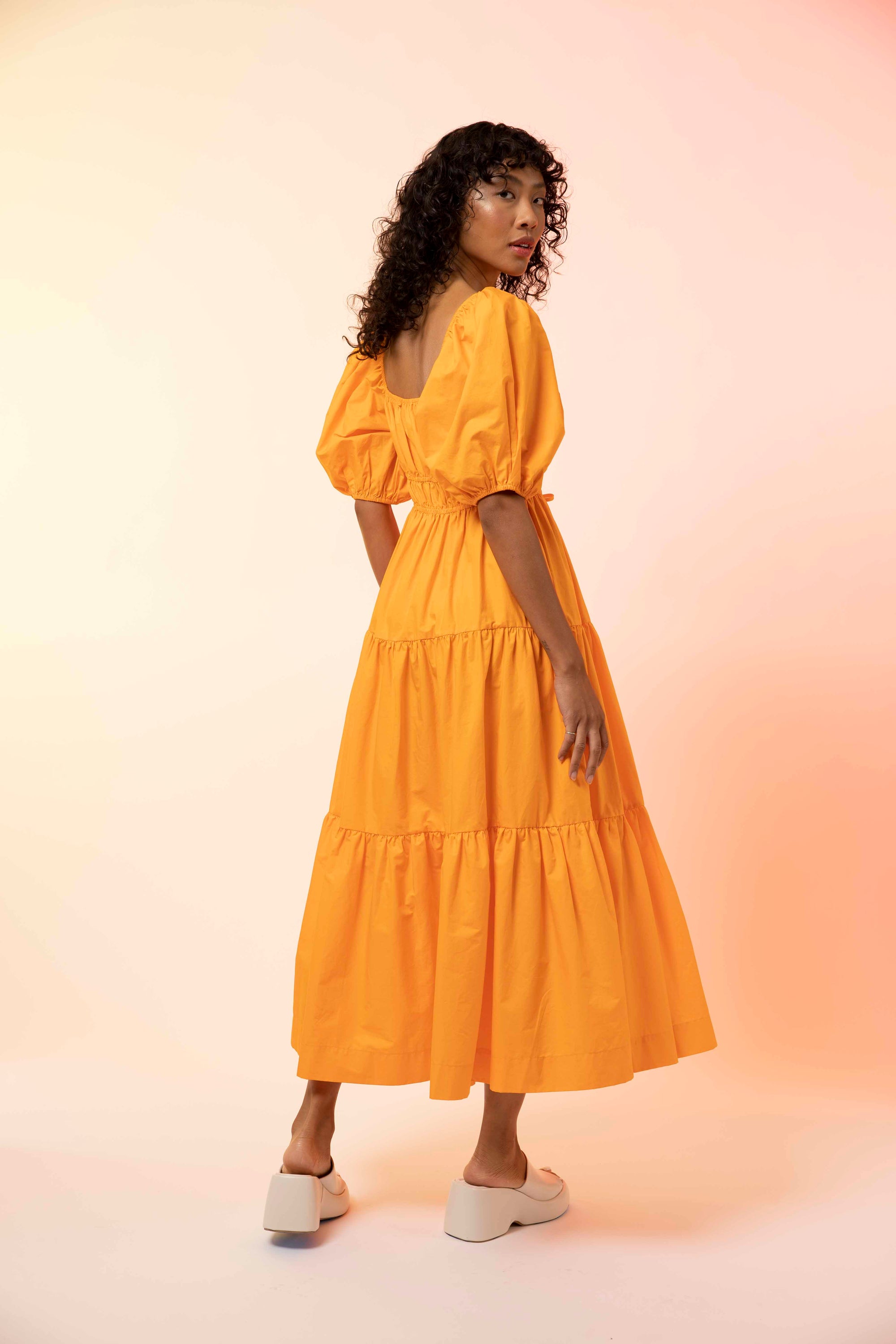 AMBER DRESS Line & Dot AMBER DRESS Line & Dot