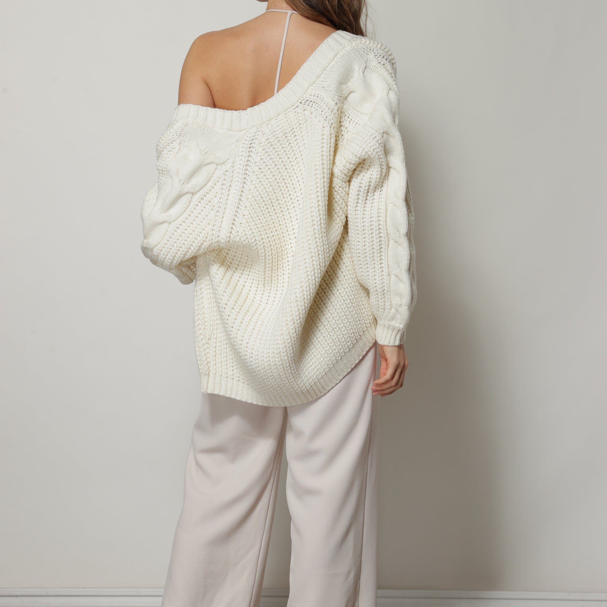 BAILEY OVERSIZED CABLE KNIT CARDIGAN